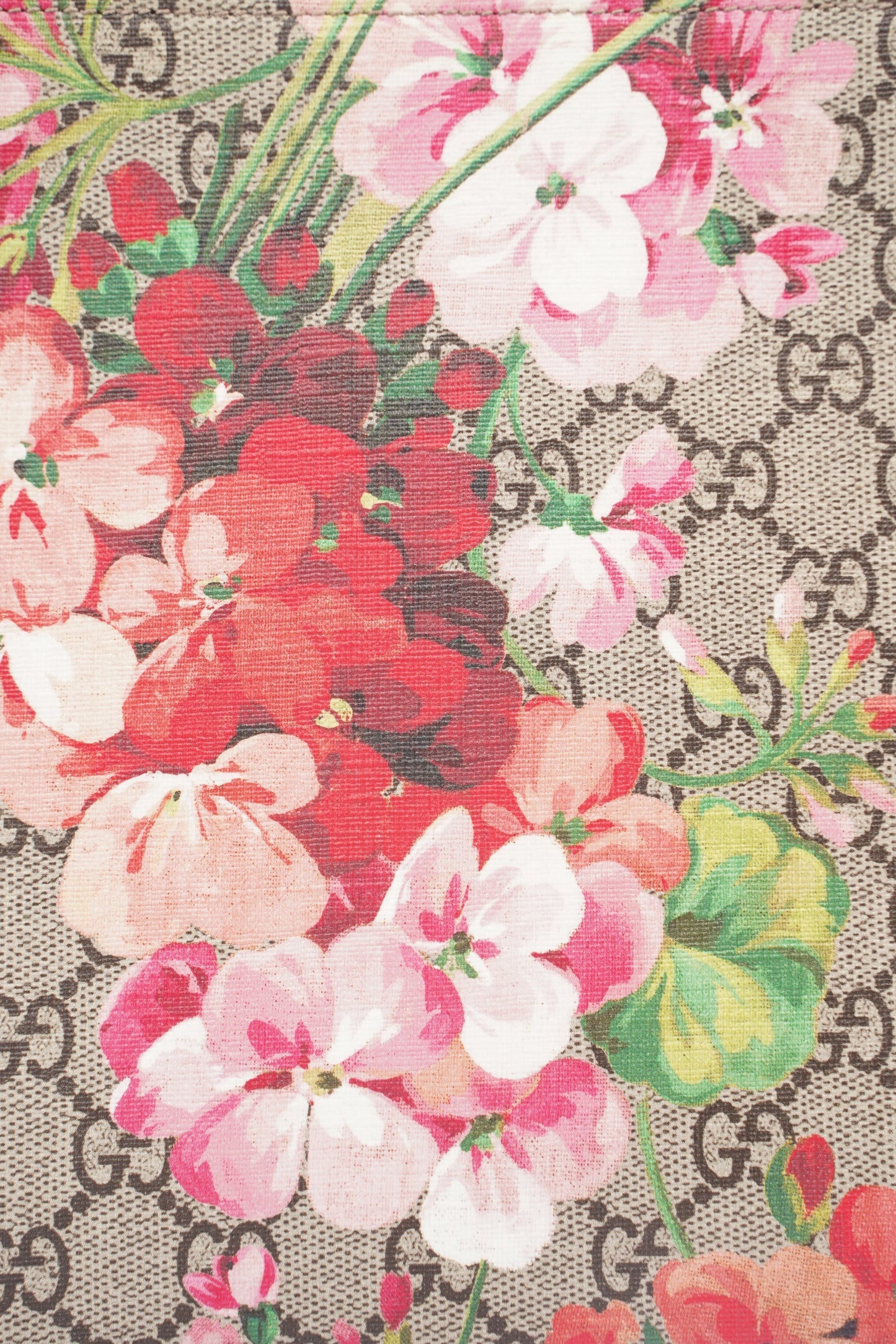 Gucci Toiletry Pouch GG Supreme Floral Coated Canvas