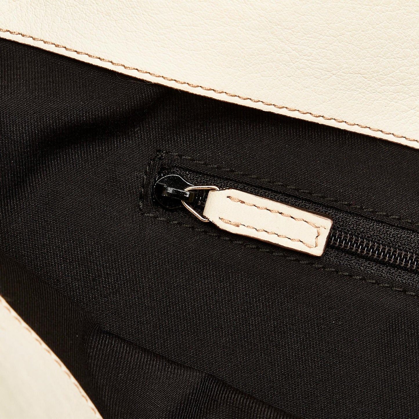 Gucci Abbey D-Ring Handbag (SHG-aQB2Oq)