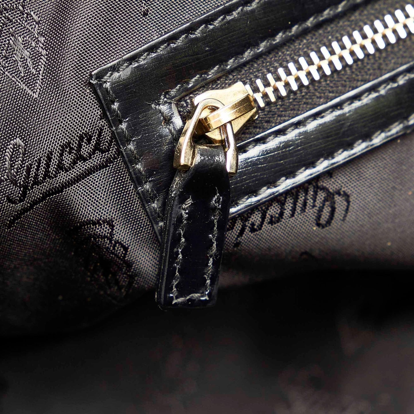 Gucci Bamboo Dialux Pop Handbag (SHG-7LYwON)