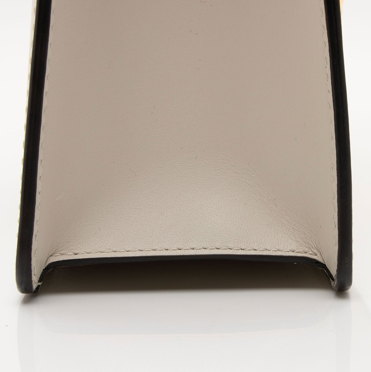Gucci Calfskin Sylvie Small Shoulder Bag (SHF-Cn9quR)