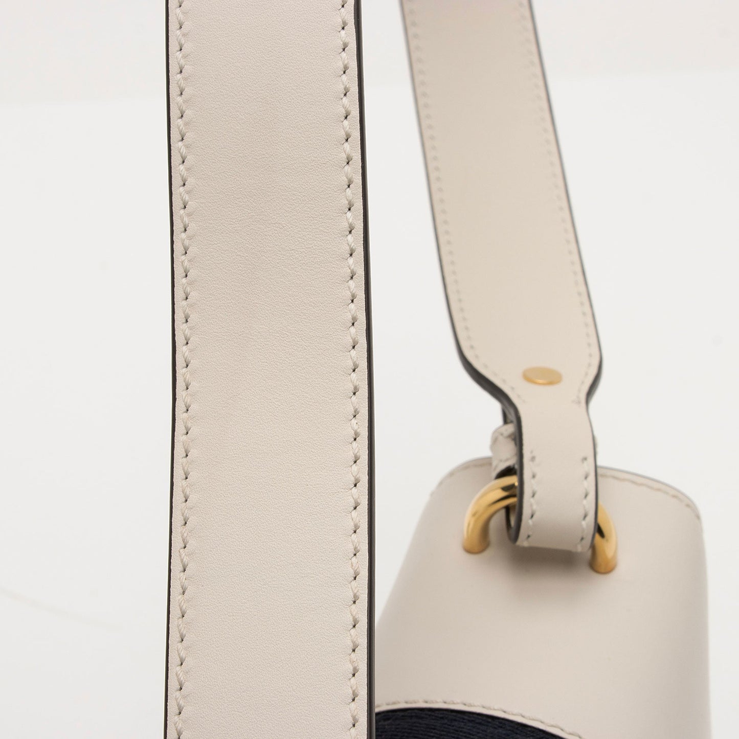 Gucci Calfskin Sylvie Small Shoulder Bag (SHF-Cn9quR)