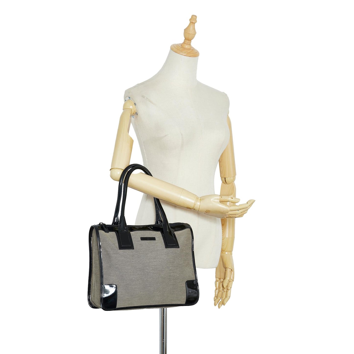 Gucci Canvas and Patent Leather Trimmed Handbag (SHG-E8ID83)