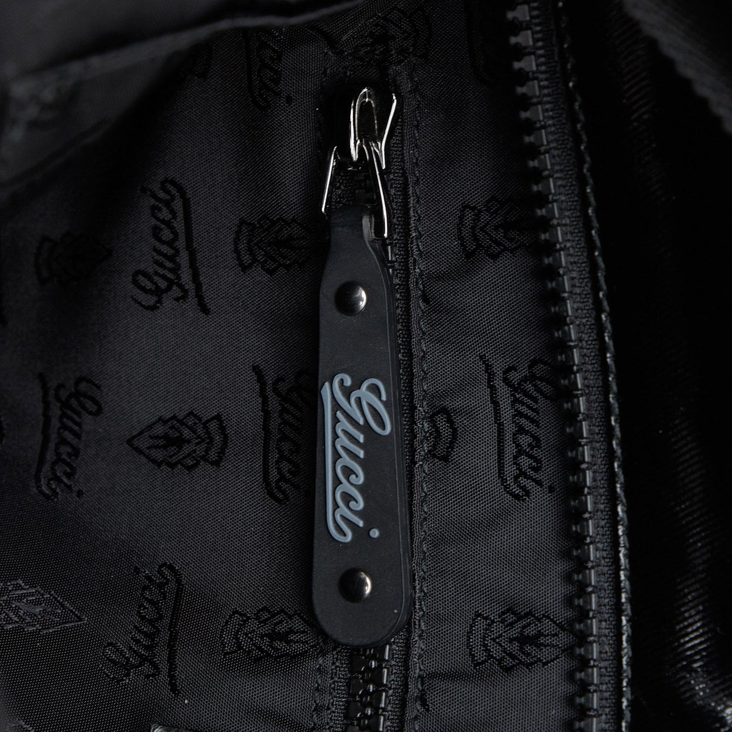 Gucci Crest Crossbody (SHG-Qfnux7)