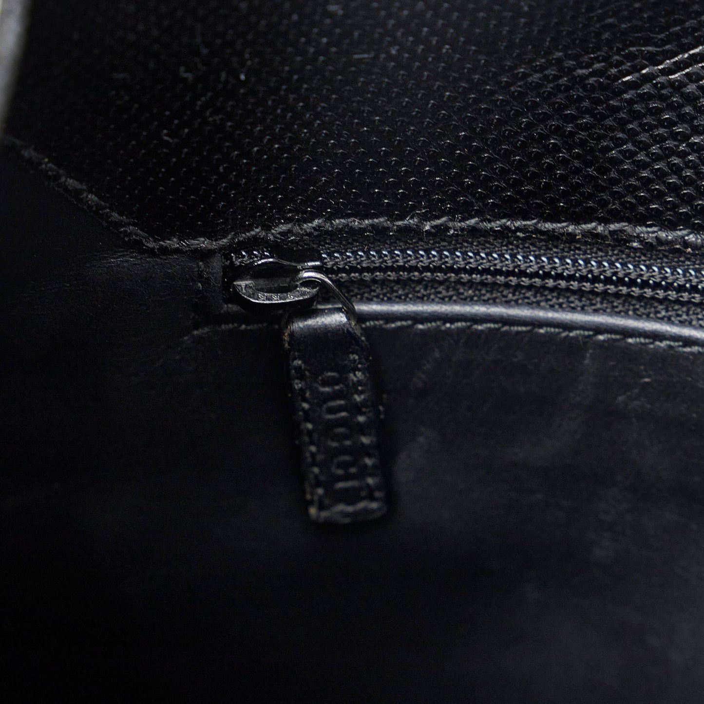 Gucci Embossed Jackie Bardot (SHG-SlfkF7)
