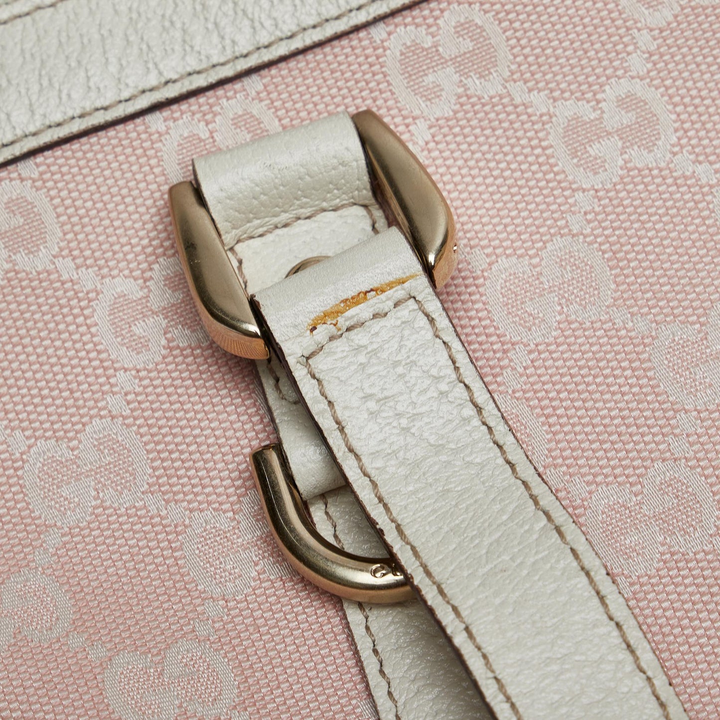 Gucci GG Canvas Abbey Shoulder Bag (SHG-Fxigmo)