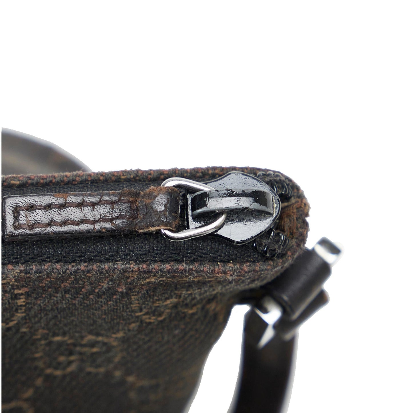 Gucci GG Canvas Boat Pochette (SHG-nfSEnq)
