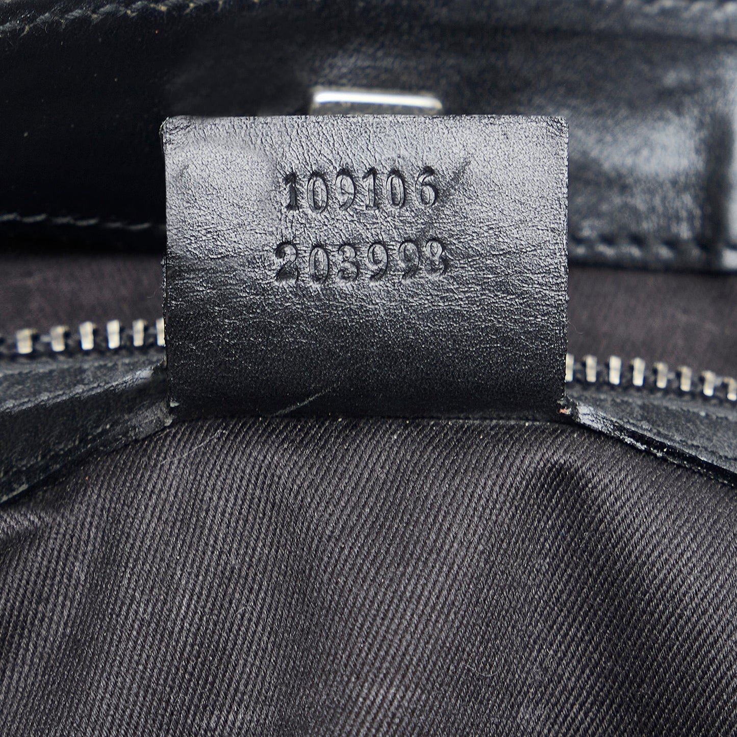 Gucci GG Canvas Crossbody (SHG-svpYSh)