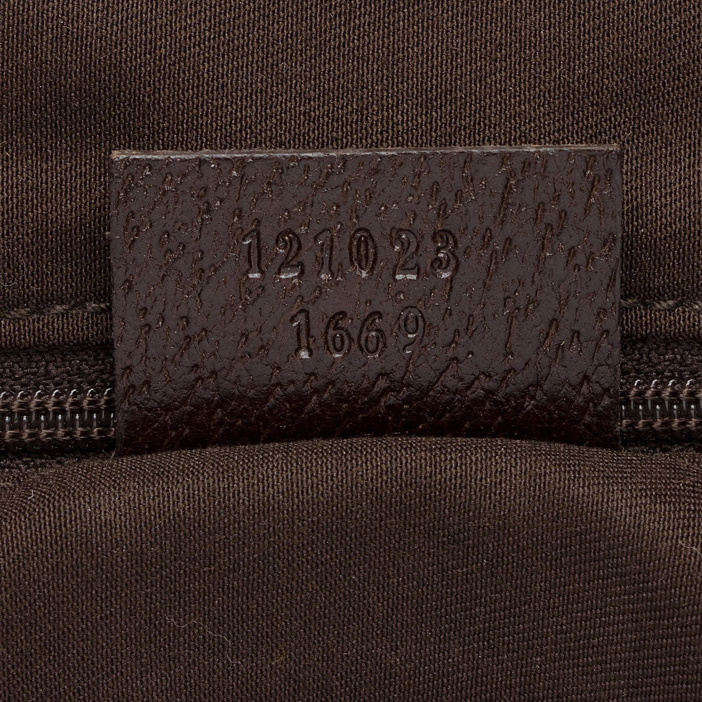 Gucci GG Canvas Eclipse Medium Shoulder Bag (SHF-YMoOGb)