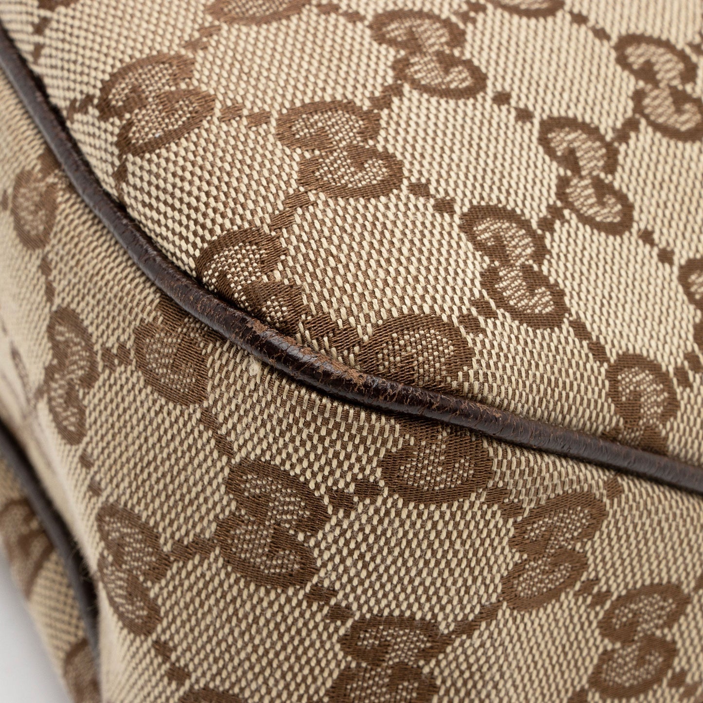 Gucci GG Canvas Eclipse Medium Shoulder Bag (SHF-YMoOGb)