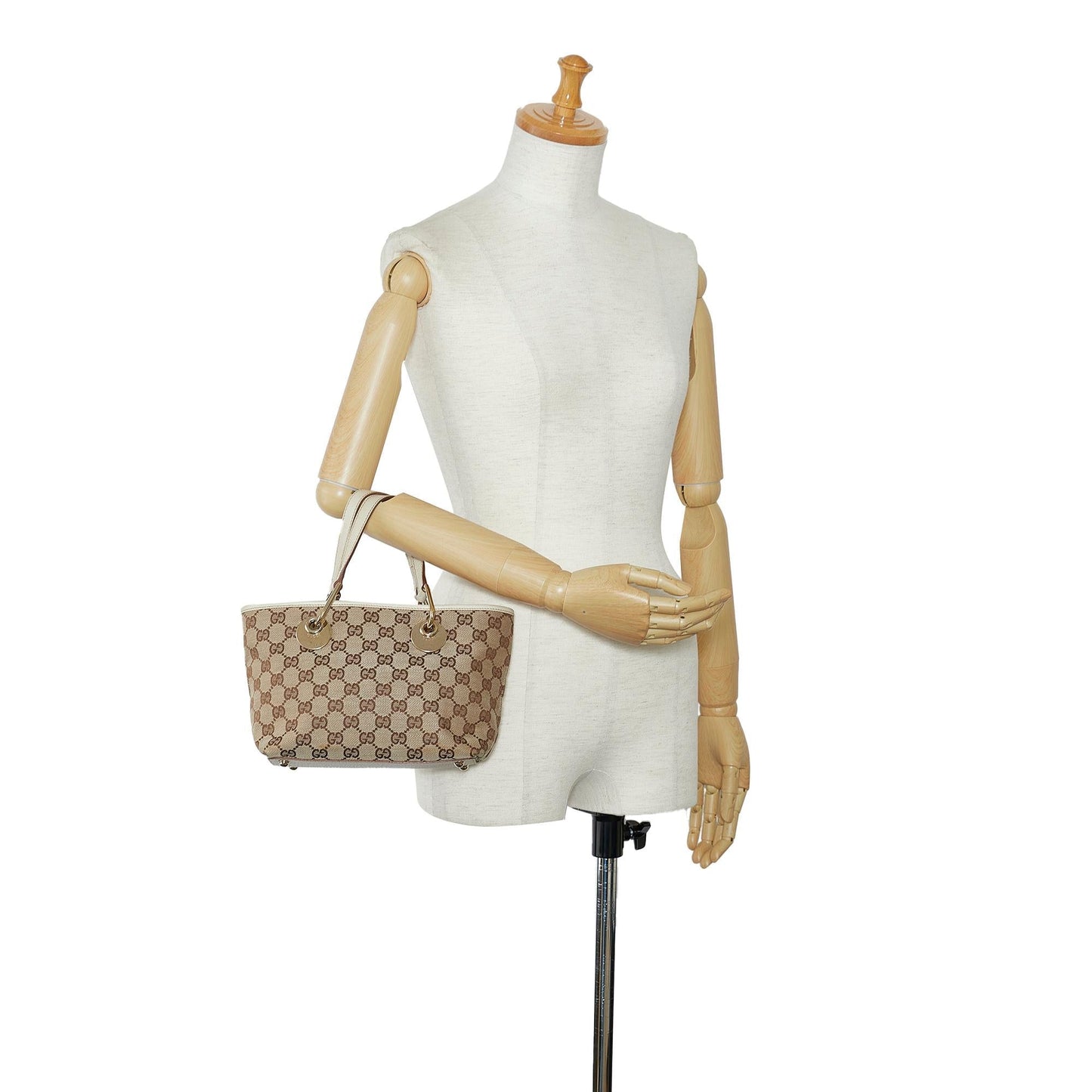 Gucci GG Canvas Eclipse Shoulder Bag (SHG-lWXVX7)