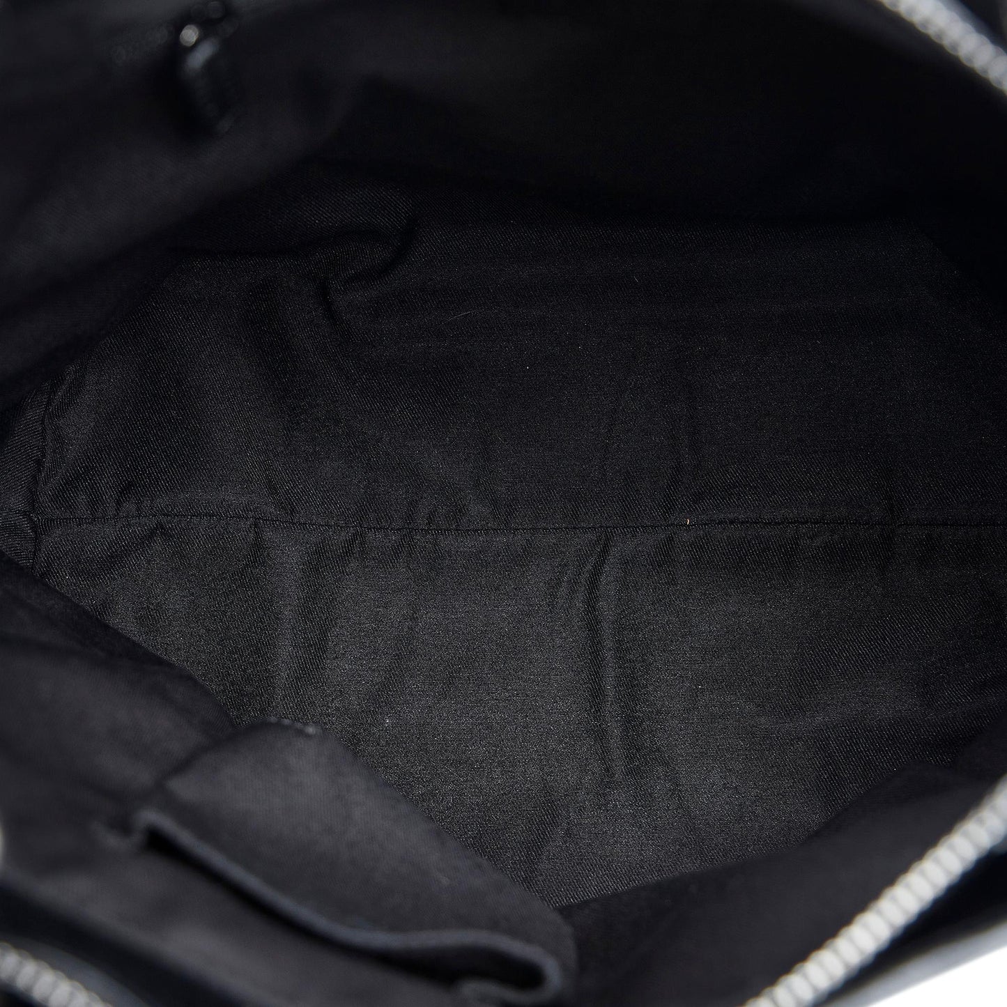 Gucci GG Canvas Eclipse Tote (SHG-Sh4gwE)