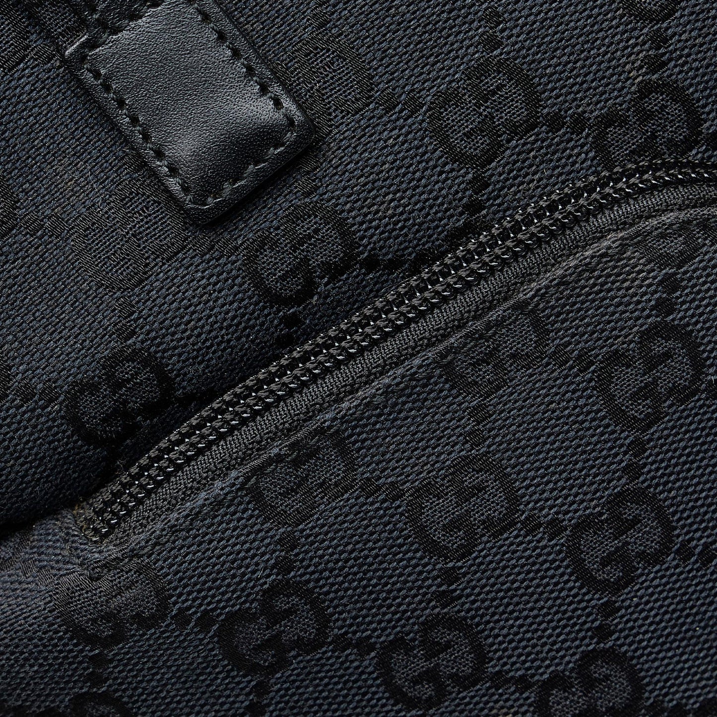 Gucci GG Canvas Handbag (SHG-uodAcB)