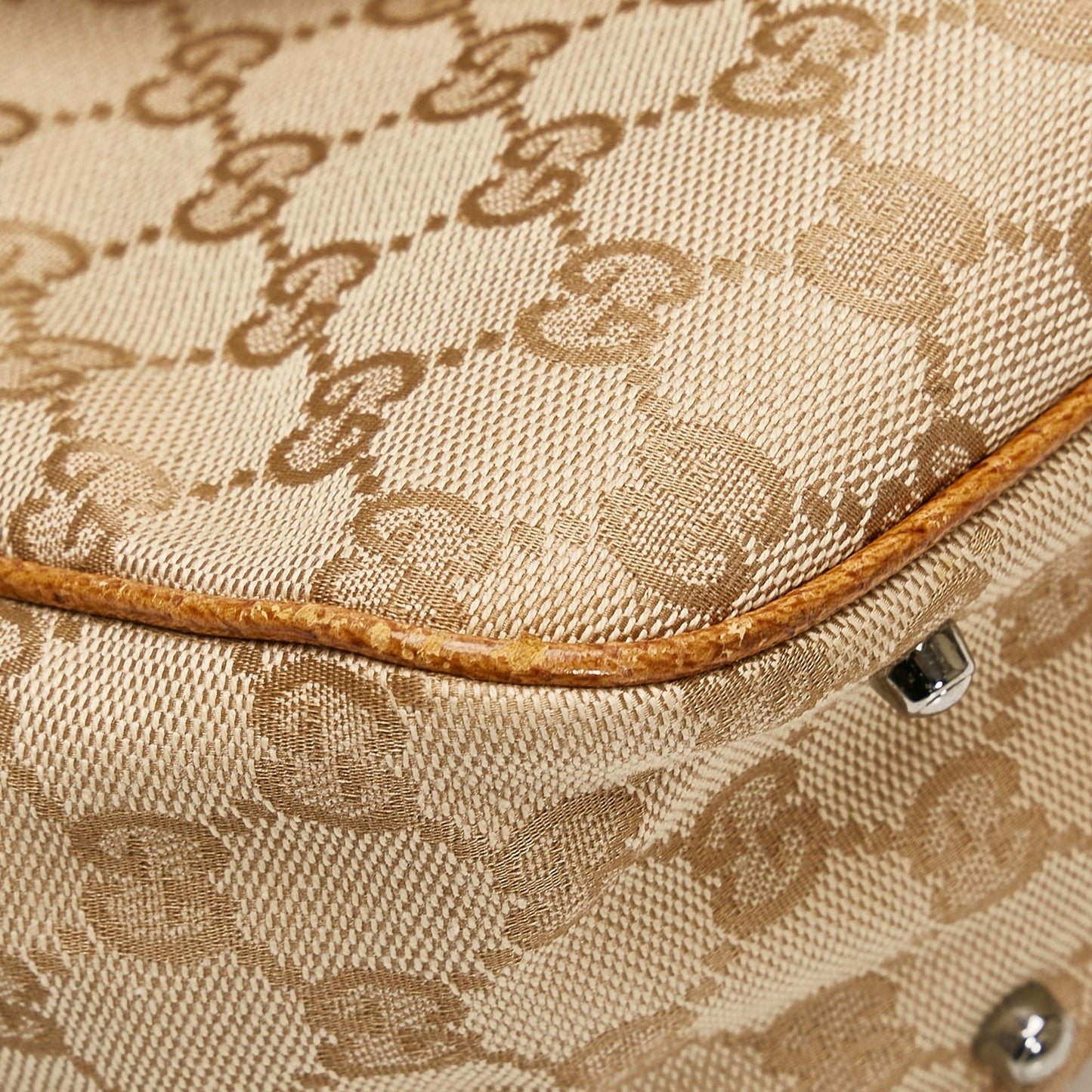 Gucci GG Canvas Handbag (SHG-MJm5F0)