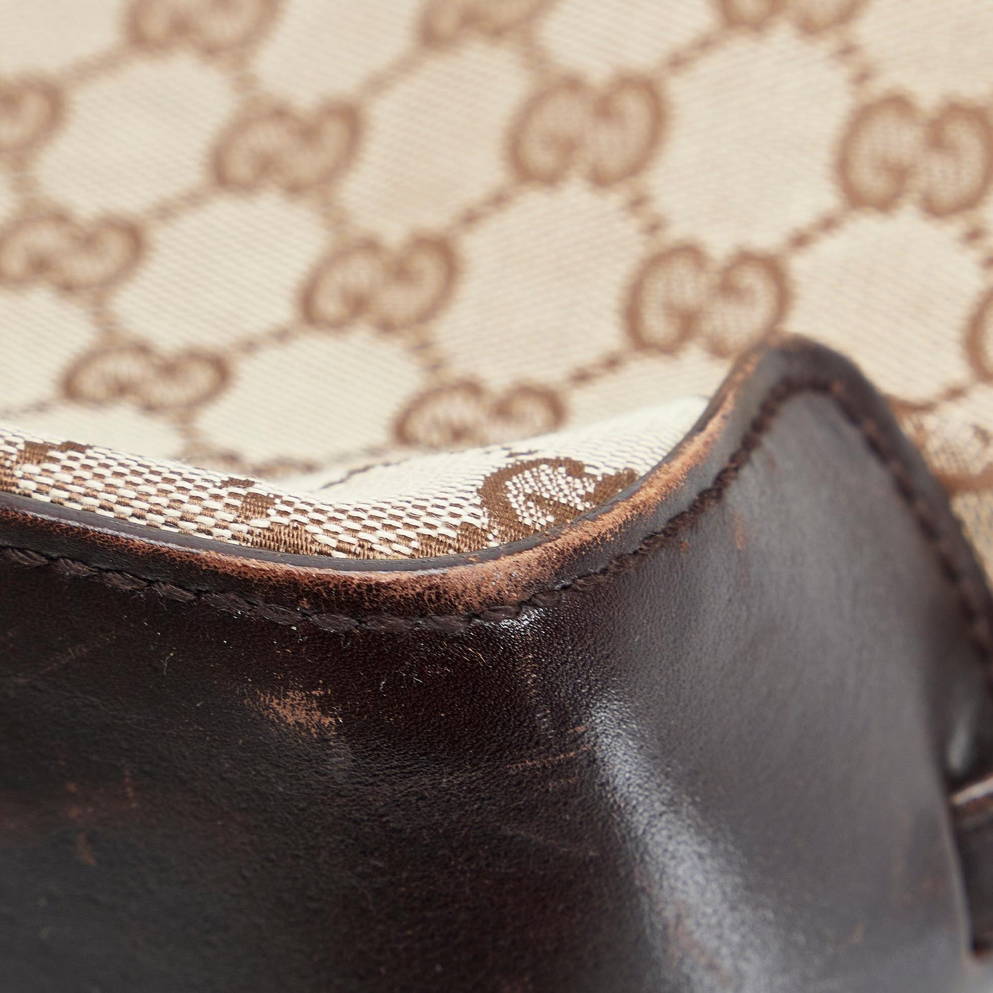 Gucci GG Canvas Handbag (SHG-X003AZ)