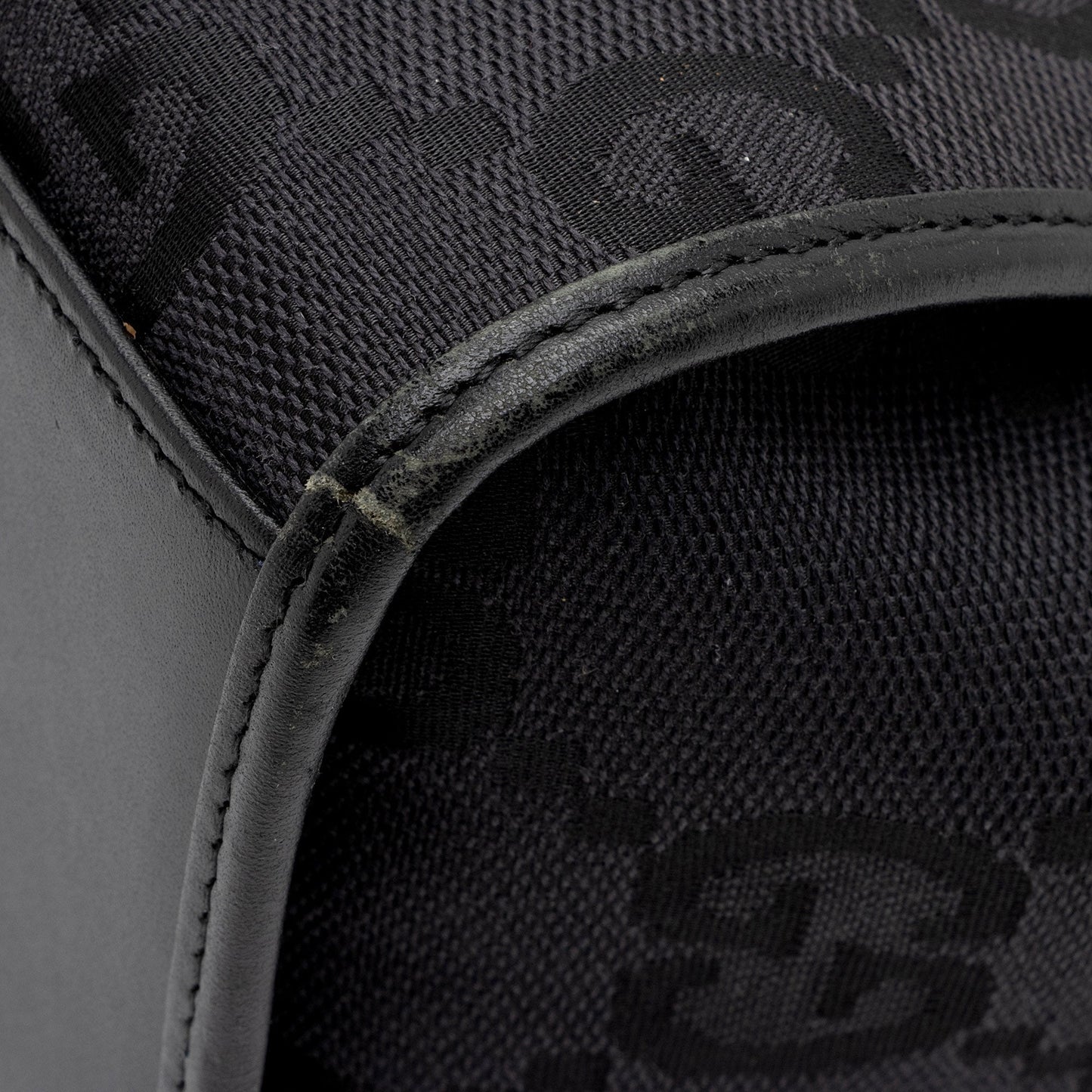 Gucci GG Canvas Jackie Small Shoulder Bag (SHF-Ajw7gP)