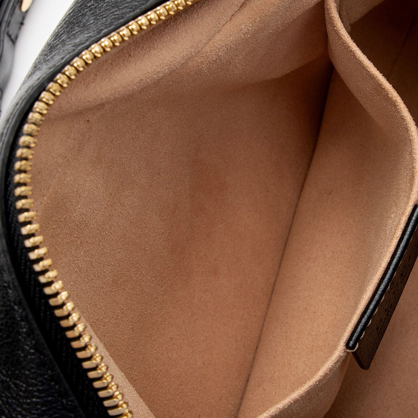 Gucci GG Canvas Marmont Small Shoulder Bag (SHF-WOBoDJ)