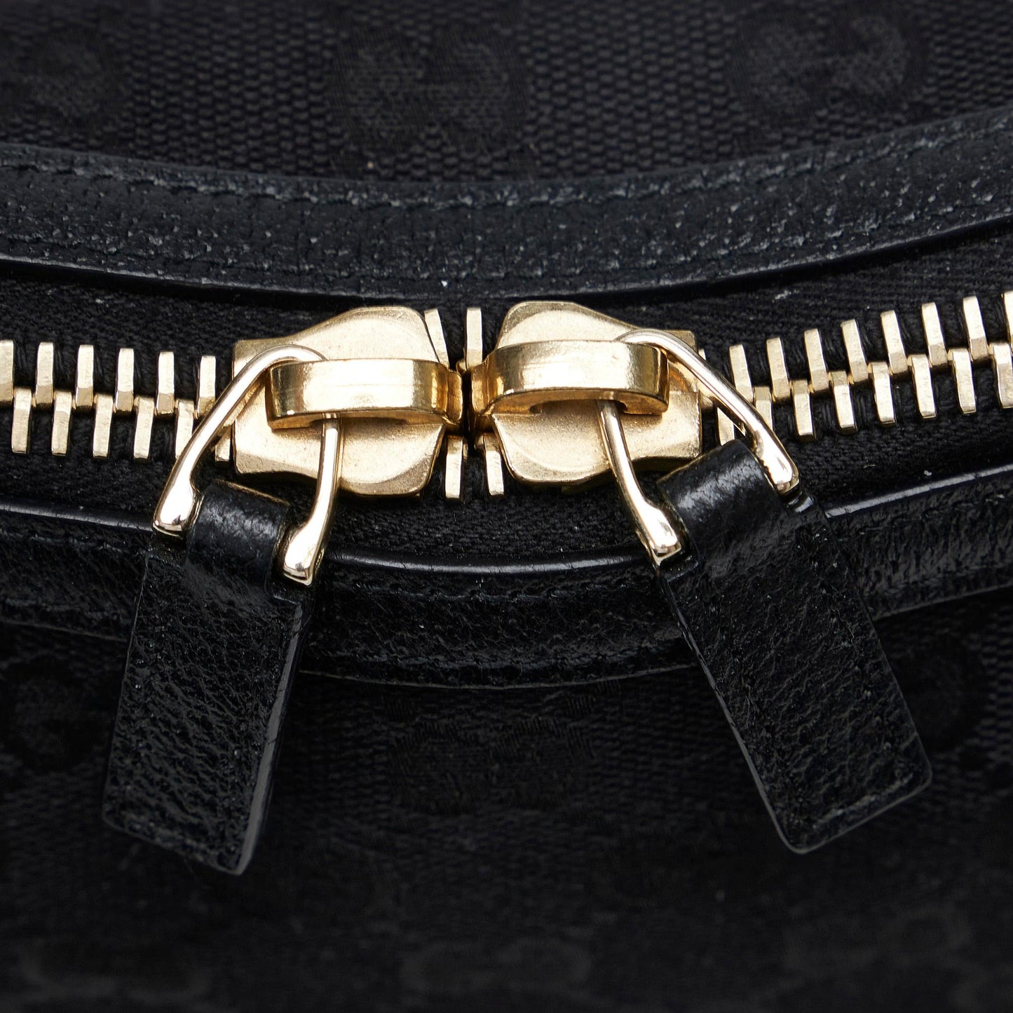 Gucci GG Canvas Nailhead Handbag (SHG-xaJXjw)
