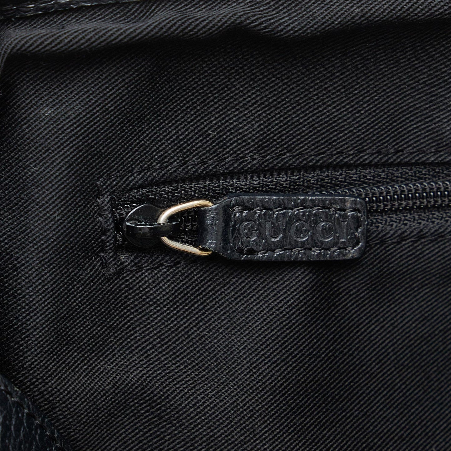 Gucci GG Canvas Pelham Shoulder Bag (SHG-DJMWdO)