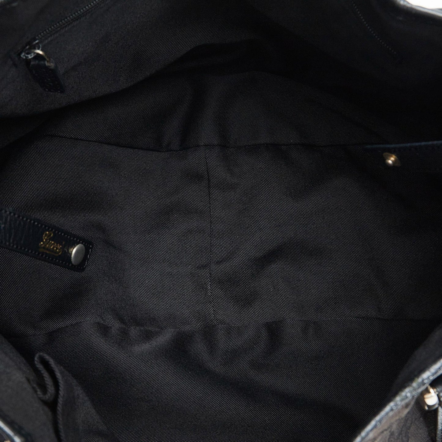 Gucci GG Canvas Pelham Shoulder Bag (SHG-DJMWdO)