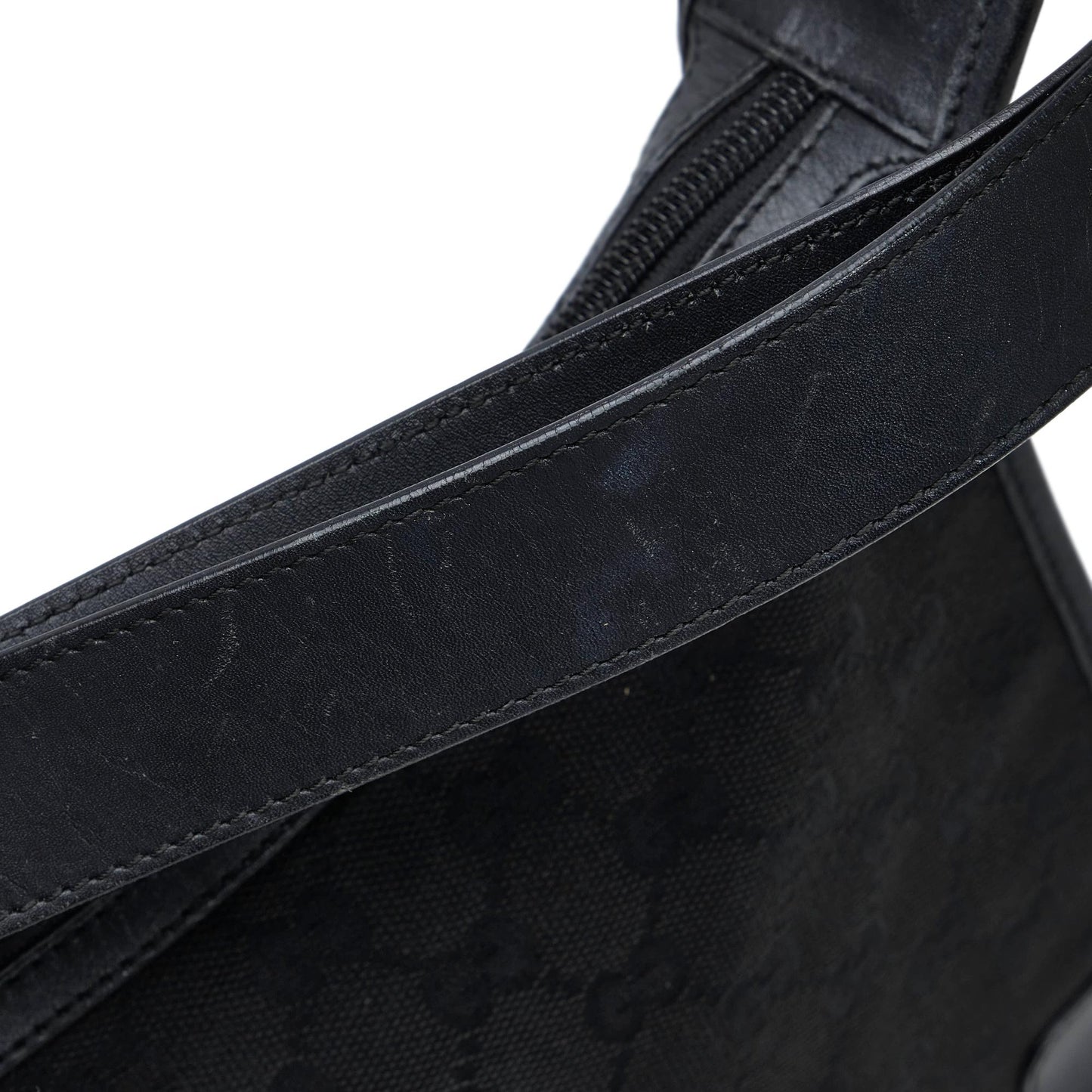 Gucci GG Canvas Shoulder Bag (SHG-VpXwNB)