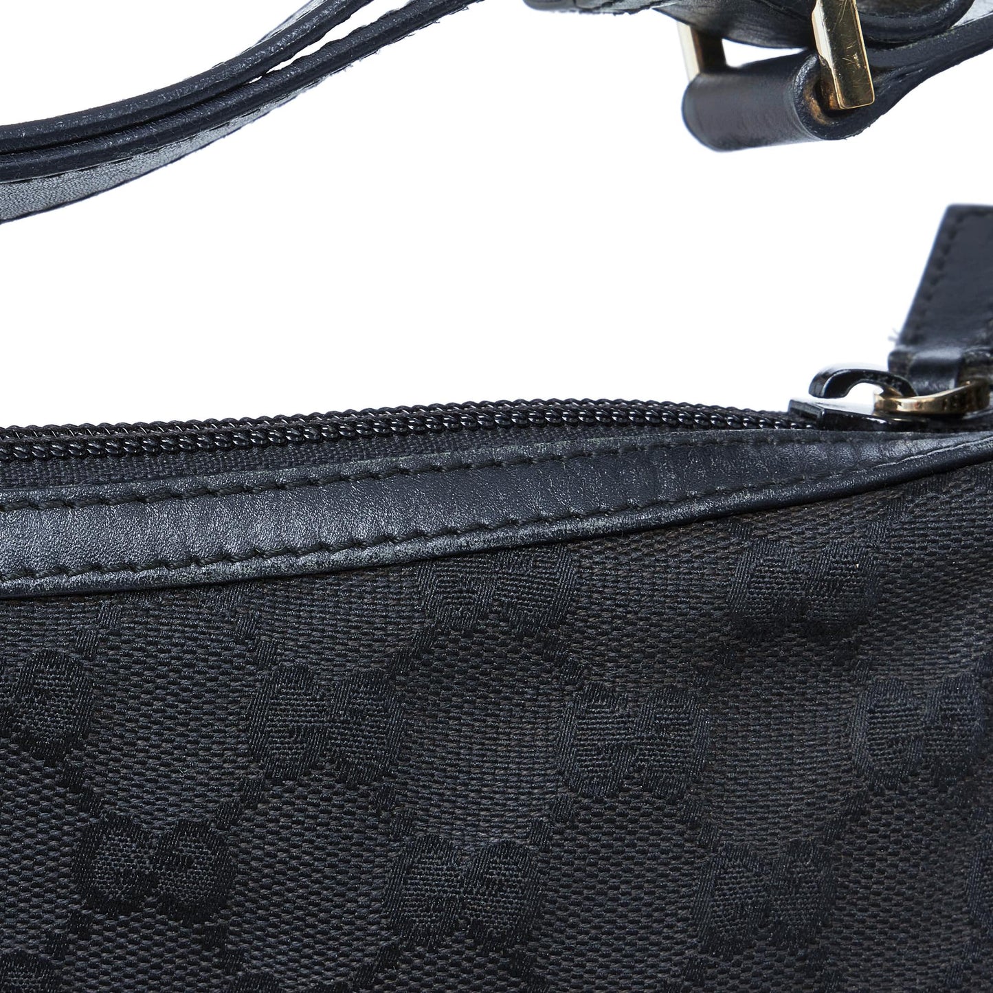 Gucci GG Canvas Shoulder Bag (SHG-VpXwNB)