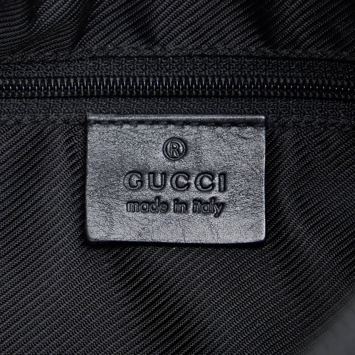 Gucci GG Canvas Shoulder Bag (SHG-VpXwNB)