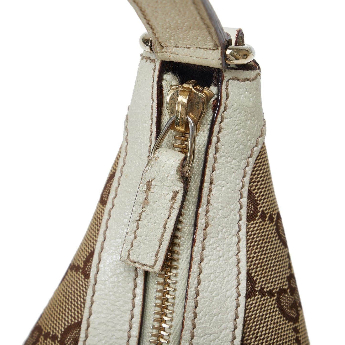 Gucci GG Canvas Shoulder Bag (SHG-bjoFh9)