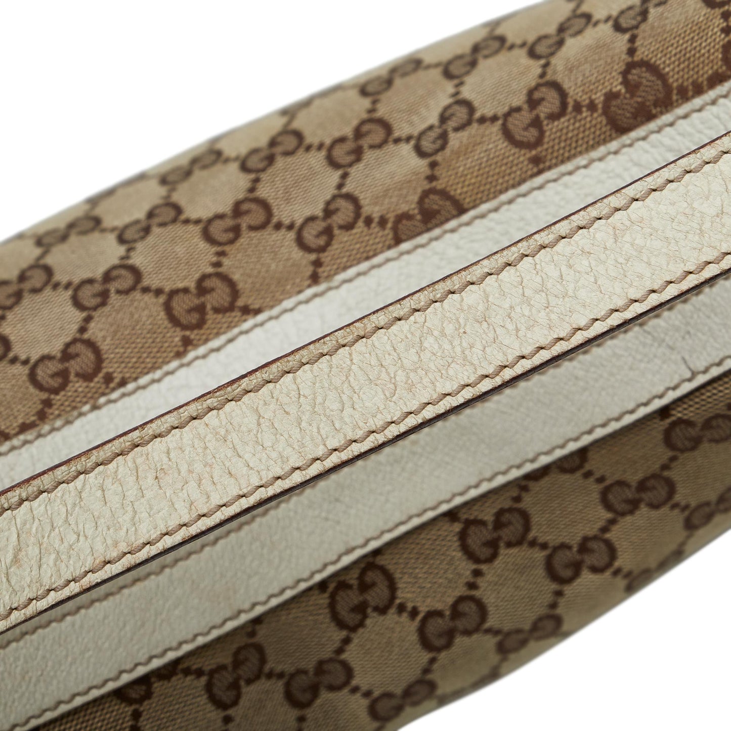 Gucci GG Canvas Shoulder Bag (SHG-bjoFh9)