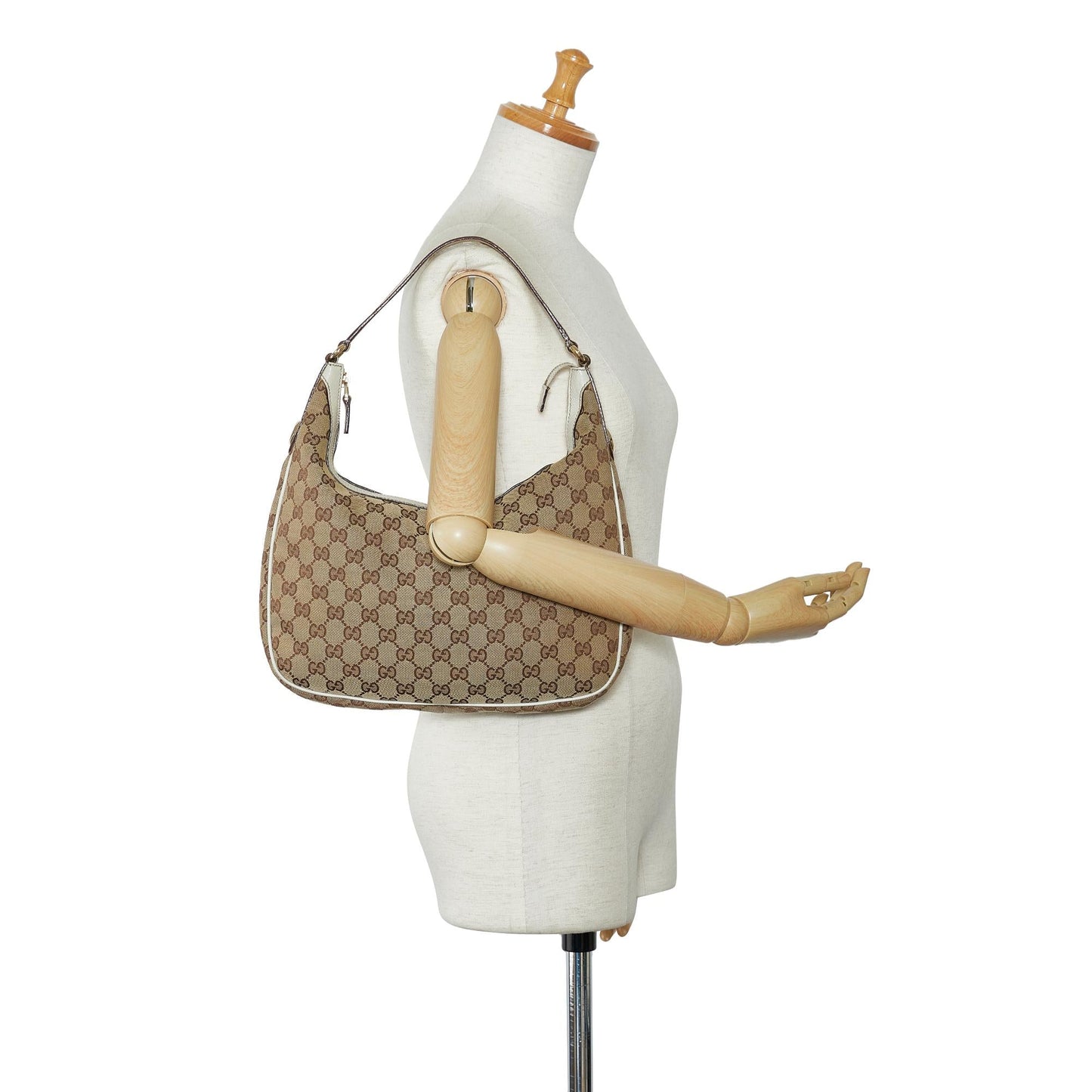 Gucci GG Canvas Shoulder Bag (SHG-bjoFh9)