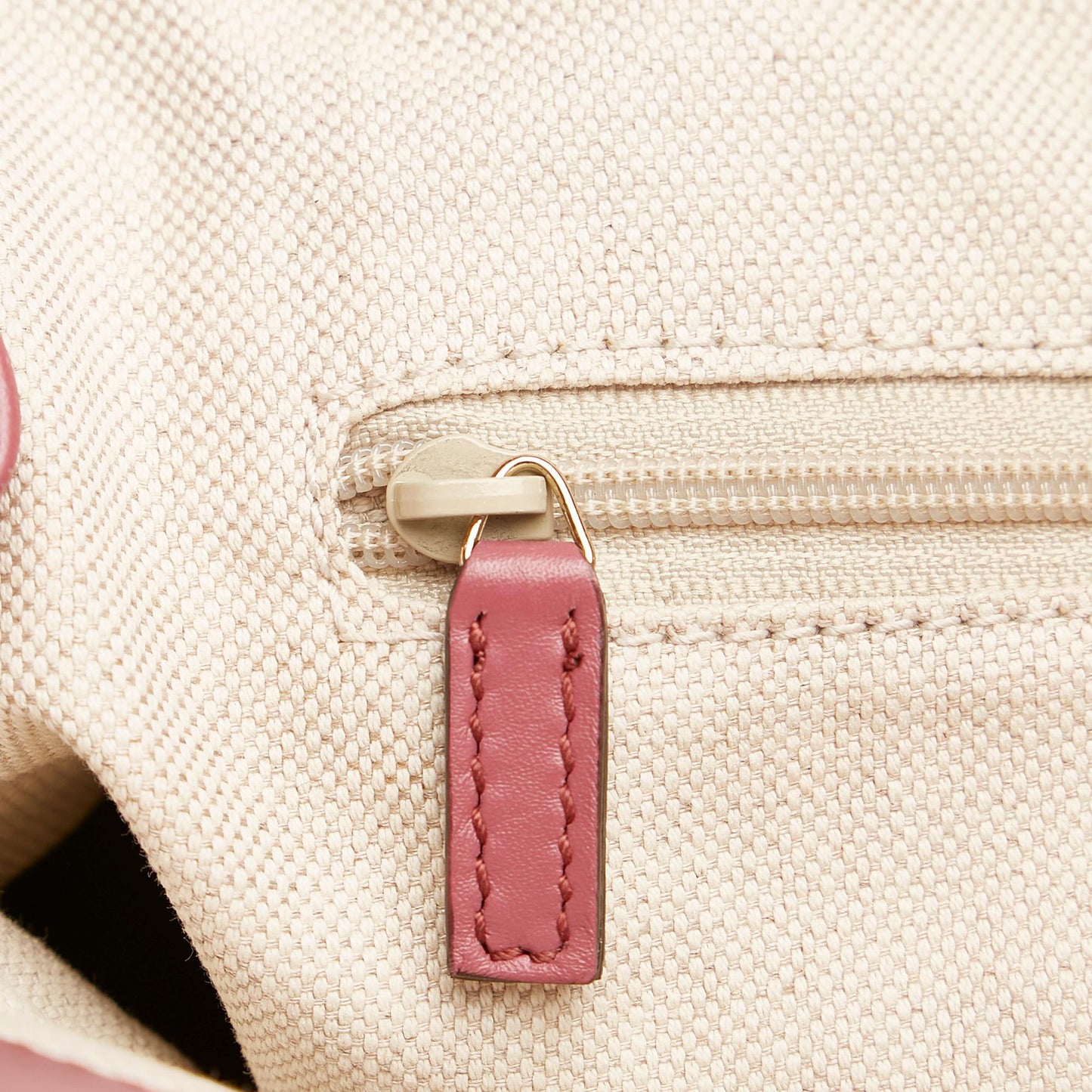 Gucci GG Canvas Sukey