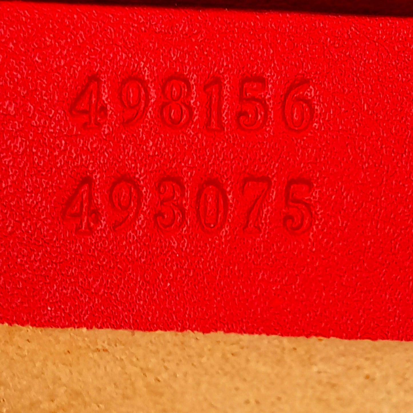 Gucci GG Supreme Apple Padlock Tote (SHG-iVKYxI)