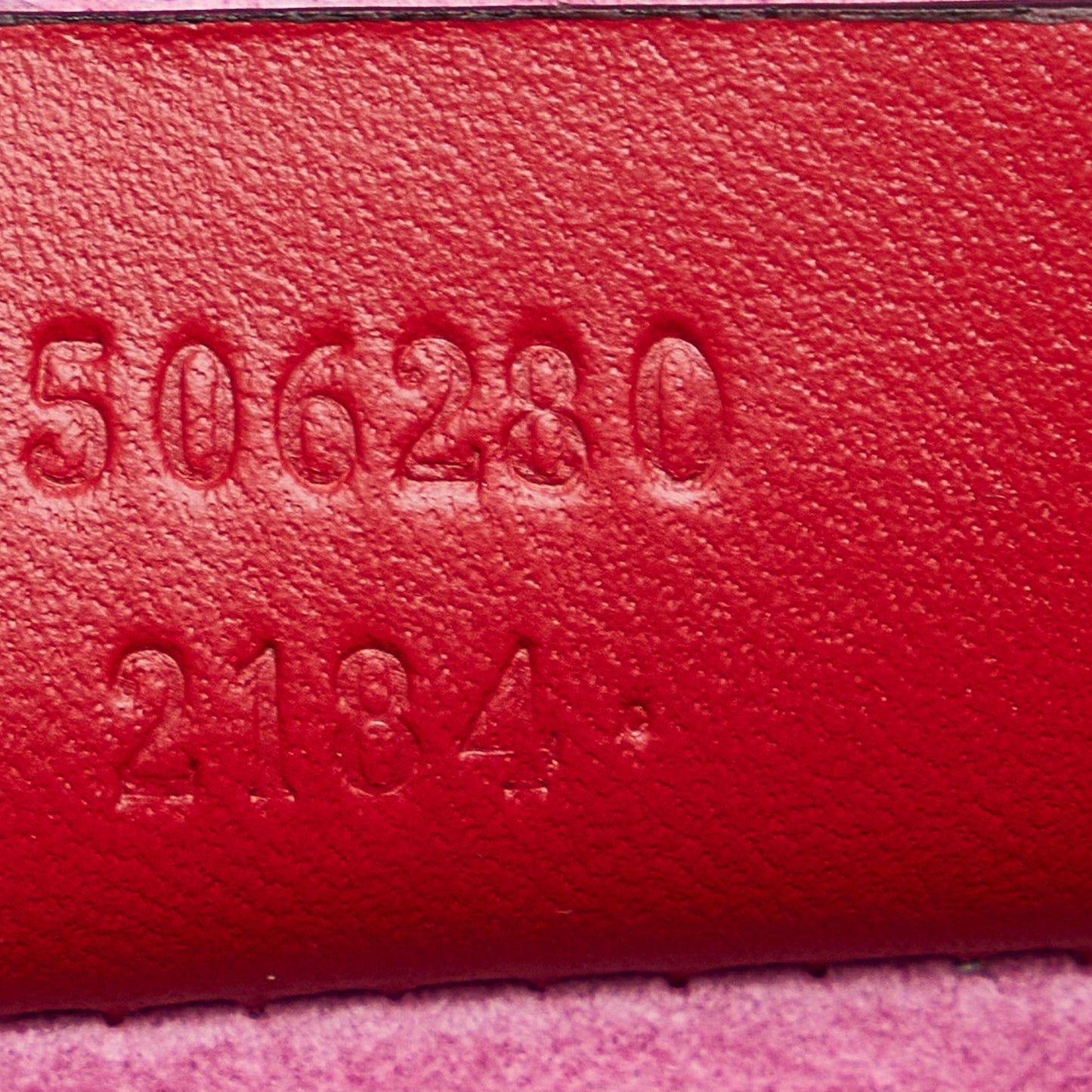 Gucci GG Supreme Bosco Clutch (SHG-ikvRoS)