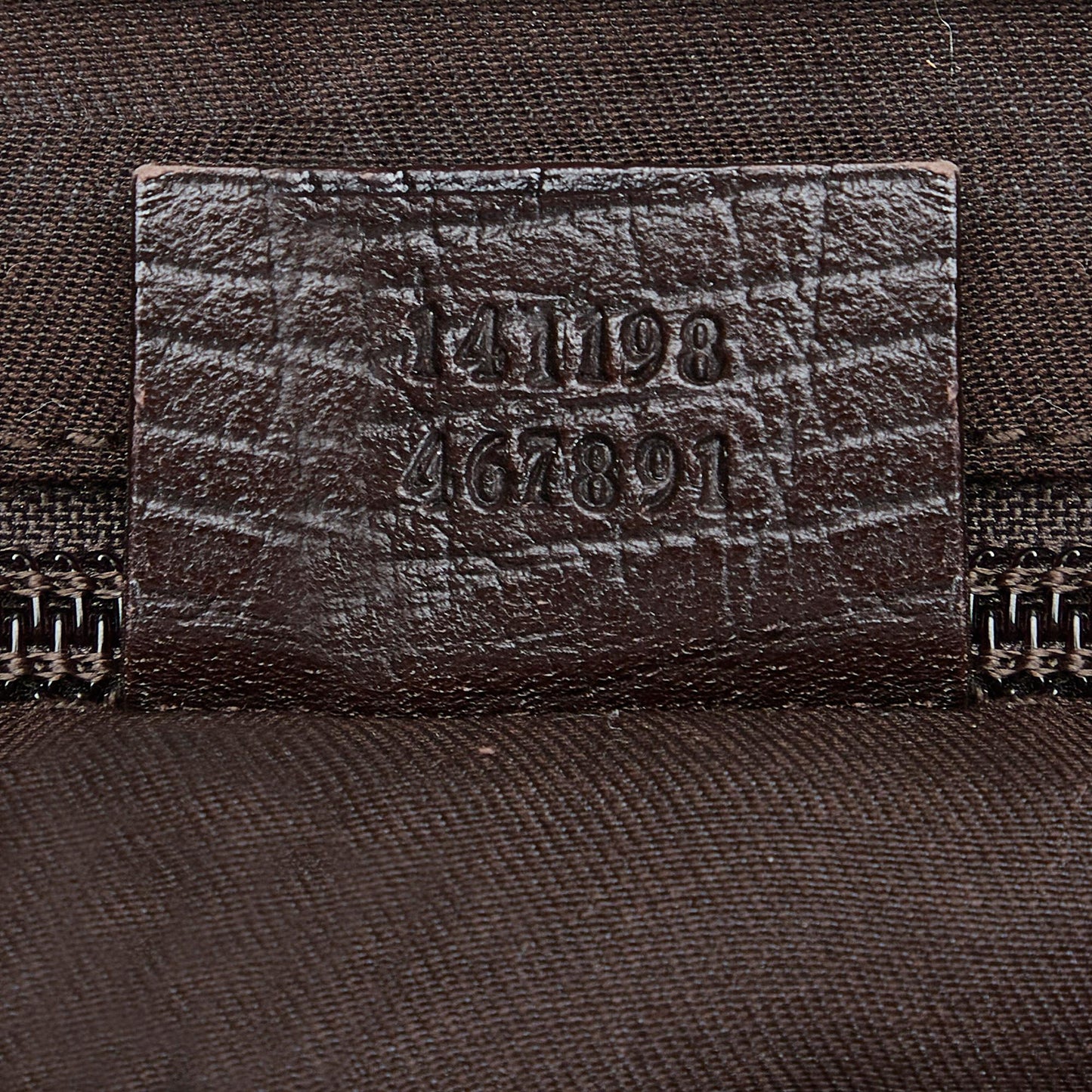 Gucci GG Supreme Crossbody Bag (SHG-VM8RkV)