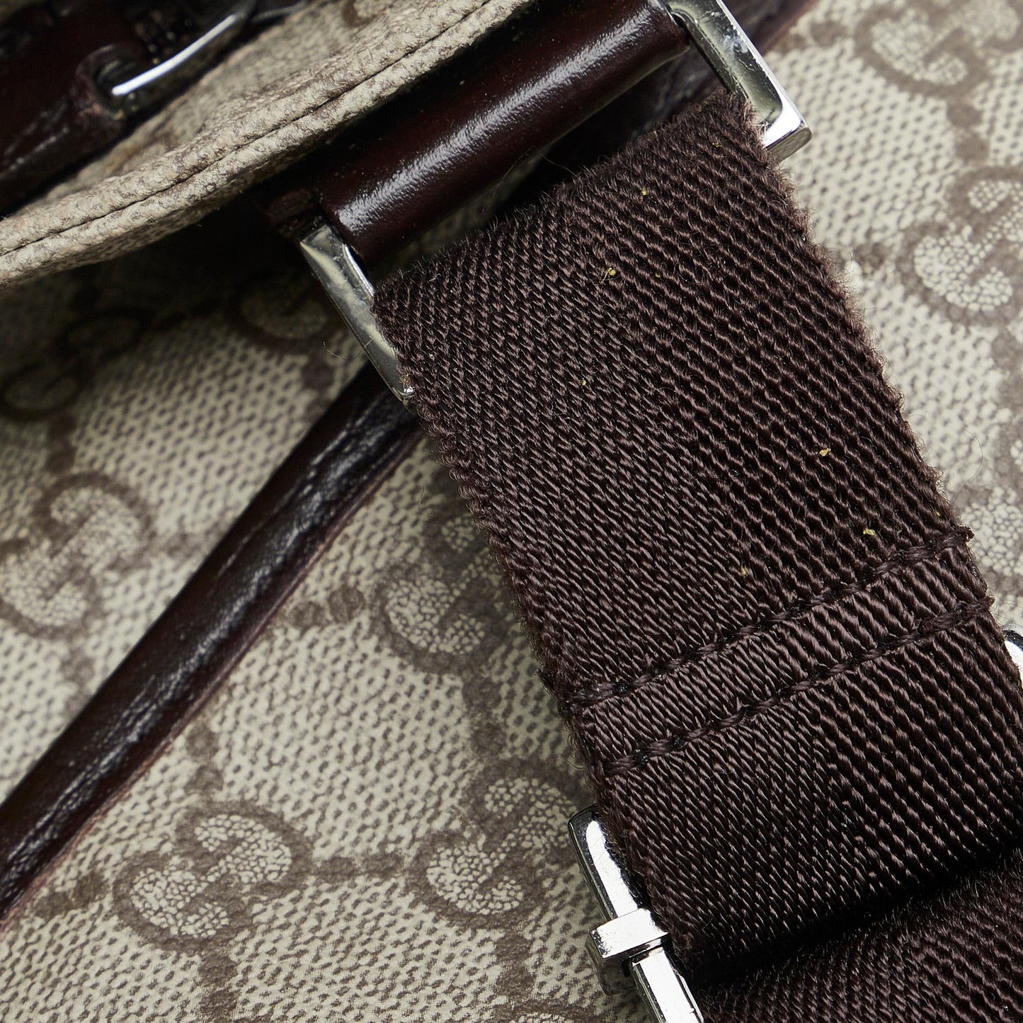 Gucci GG Supreme Crossbody Bag (SHG-VM8RkV)