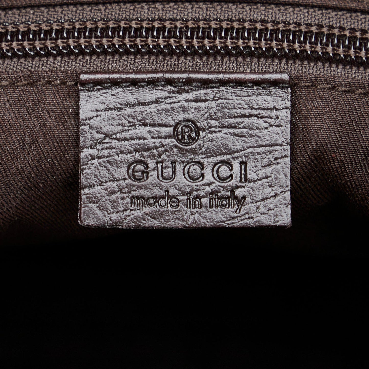 Gucci GG Supreme Crossbody Bag (SHG-VM8RkV)
