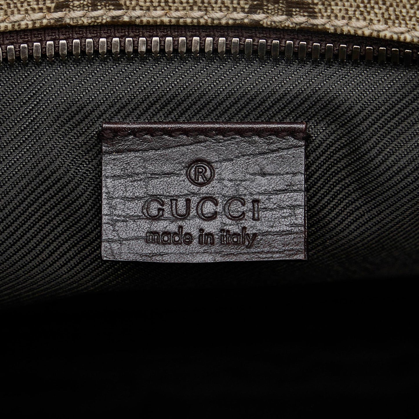 Gucci GG Supreme Crossbody Bag (SHG-tRkLLV)