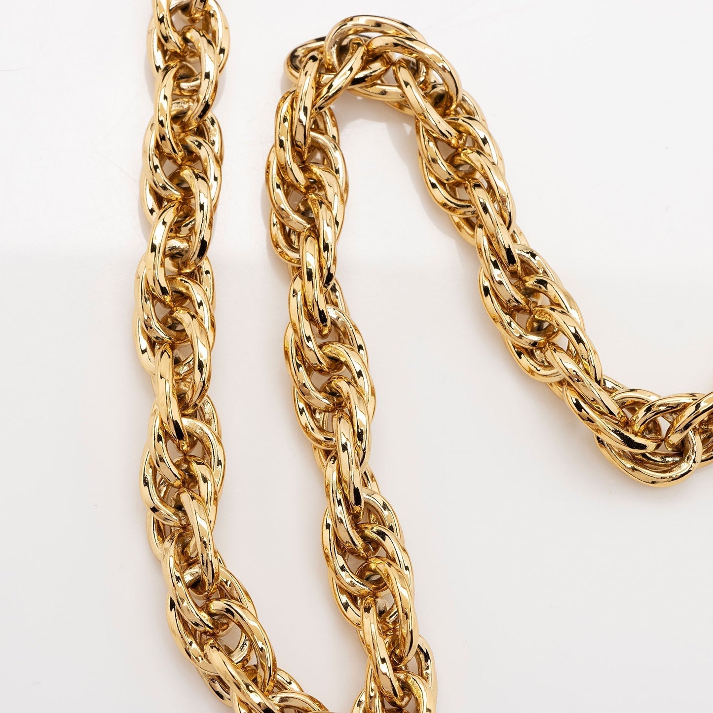 Gucci GG Supreme Ophidia Medium Chain Shoulder Bag (SHF-ZaaSNP)