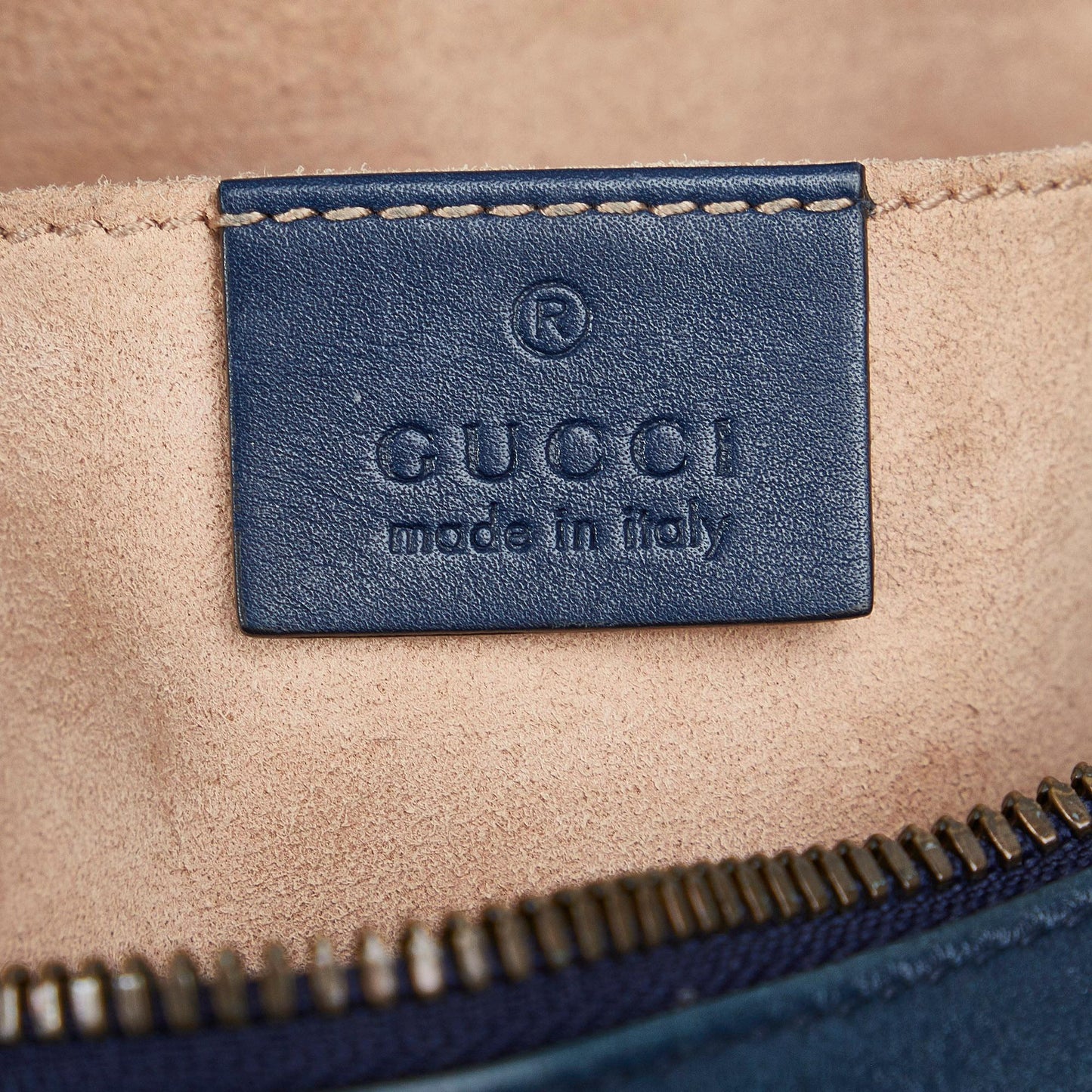 Gucci Gg Marmont Gucci Ghost Matelasse Crossbody (SHG-HLQeUH)