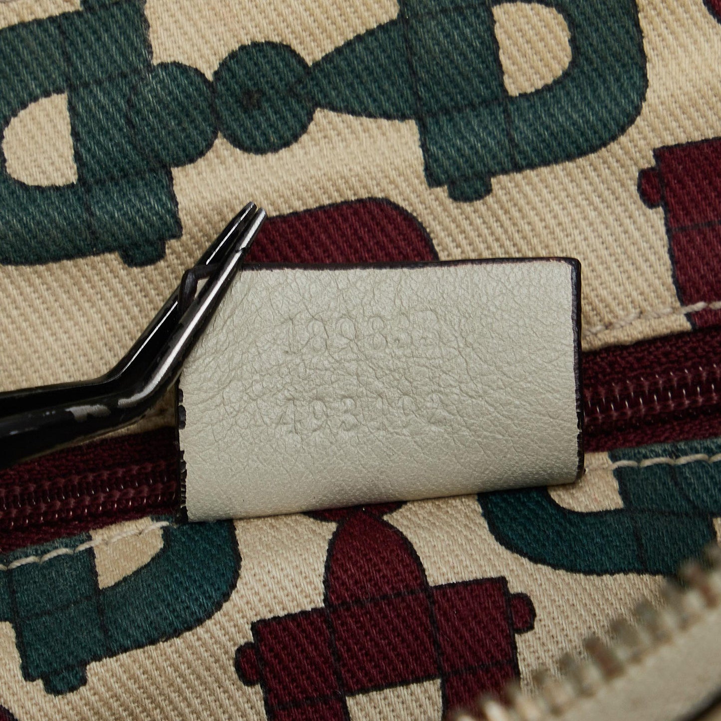 Gucci Guccissima Abbey D-Ring Shoulder Bag (SHG-mTplnY)