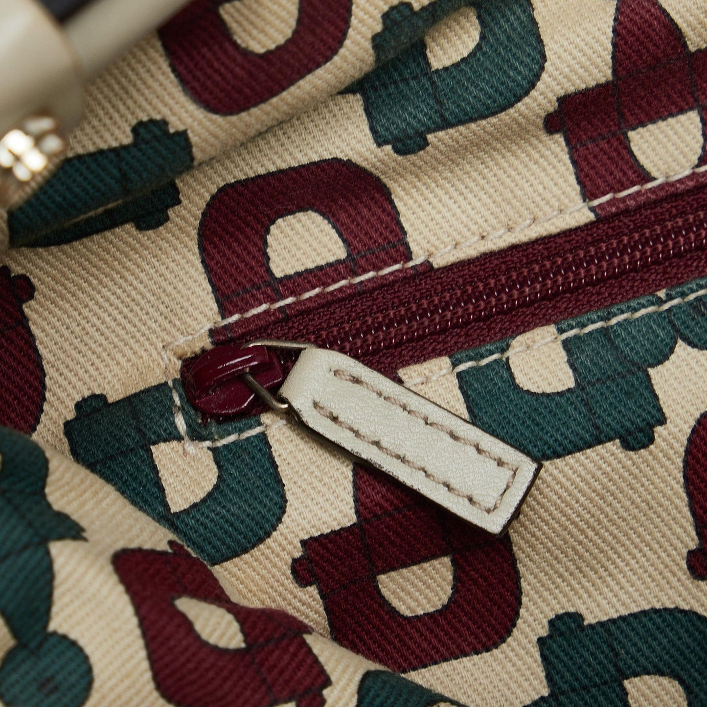 Gucci Guccissima Abbey D-Ring Shoulder Bag (SHG-mTplnY)
