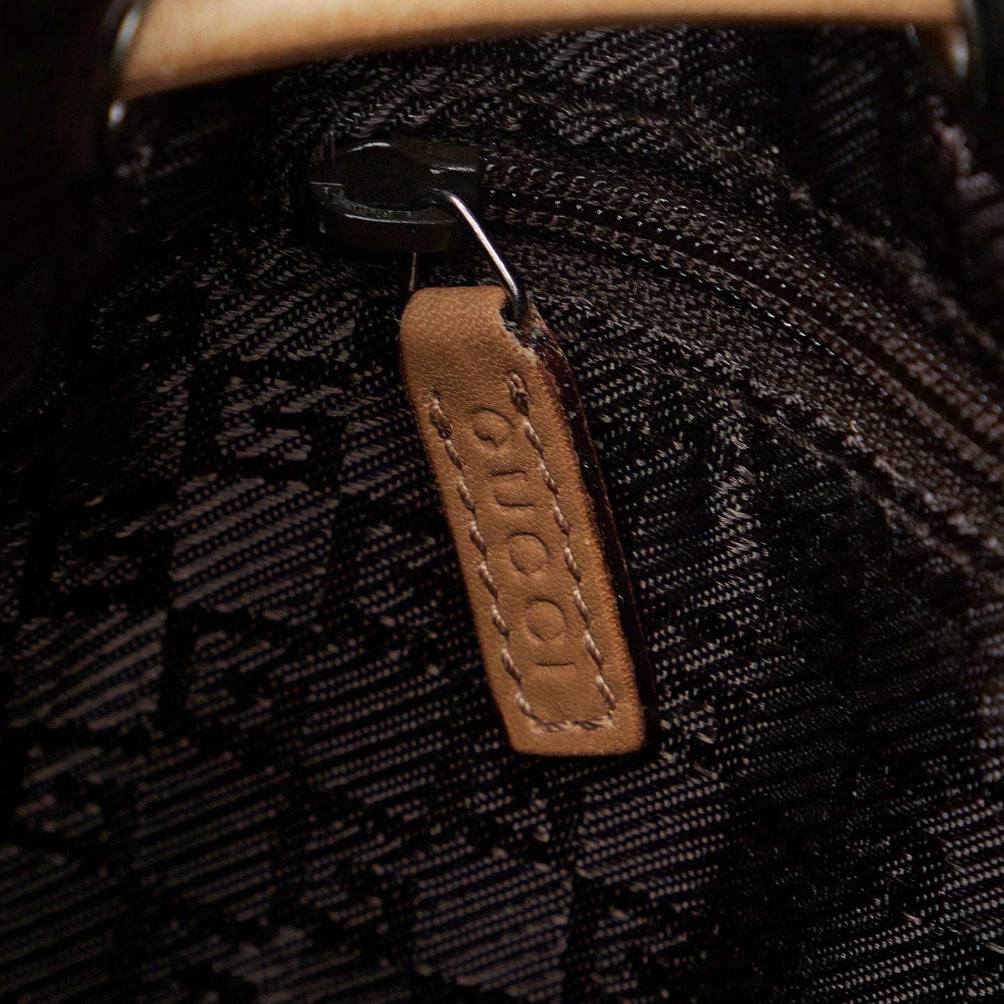 Gucci Leather Bucket Bag (SHG-3XwYEa)
