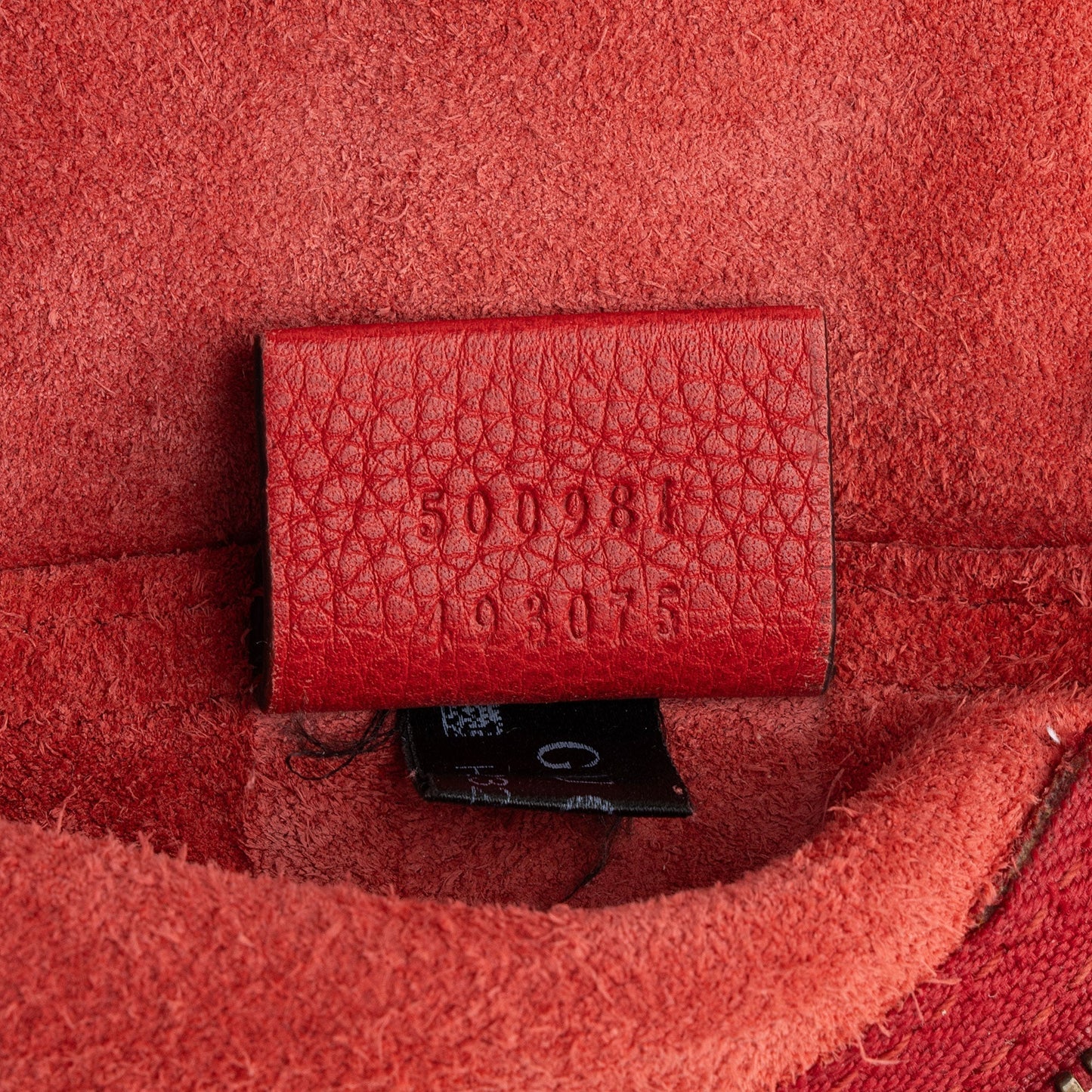 Gucci Leather Logo Zip Pouch (SHF-x1B73m)