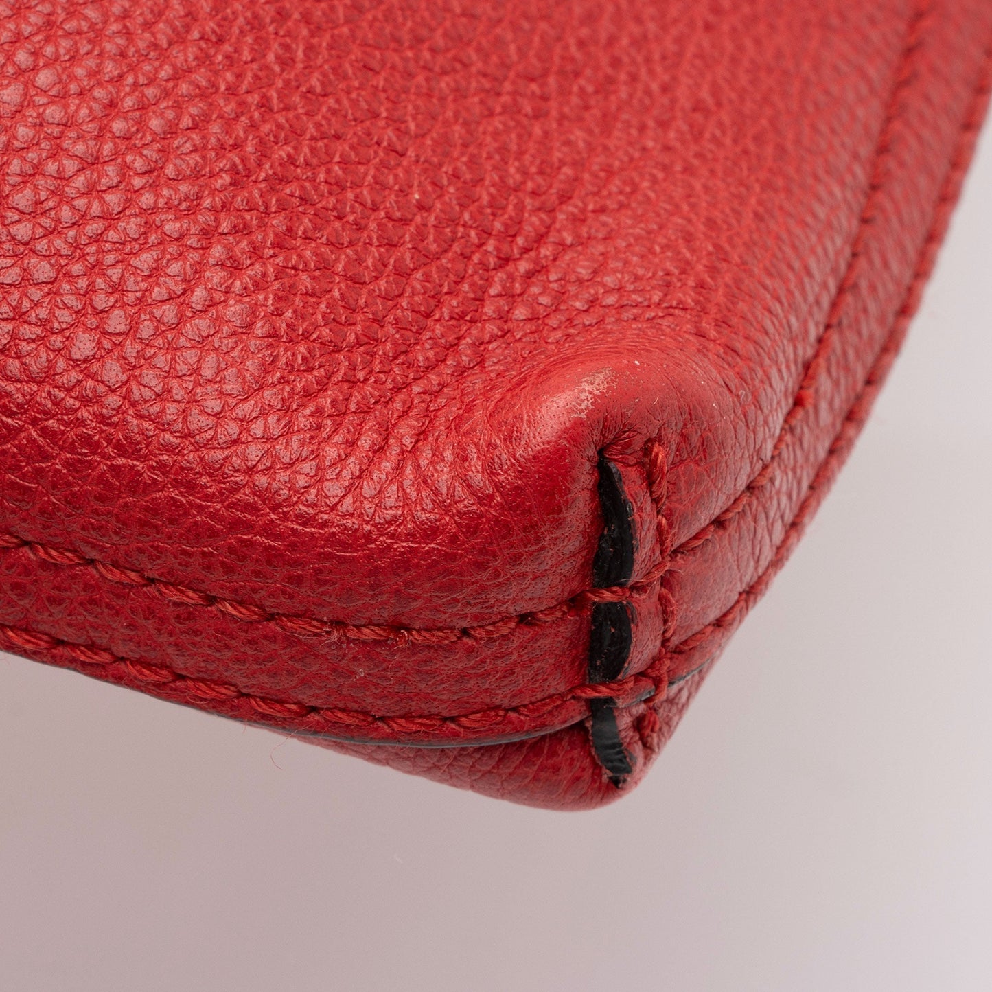 Gucci Leather Logo Zip Pouch (SHF-x1B73m)