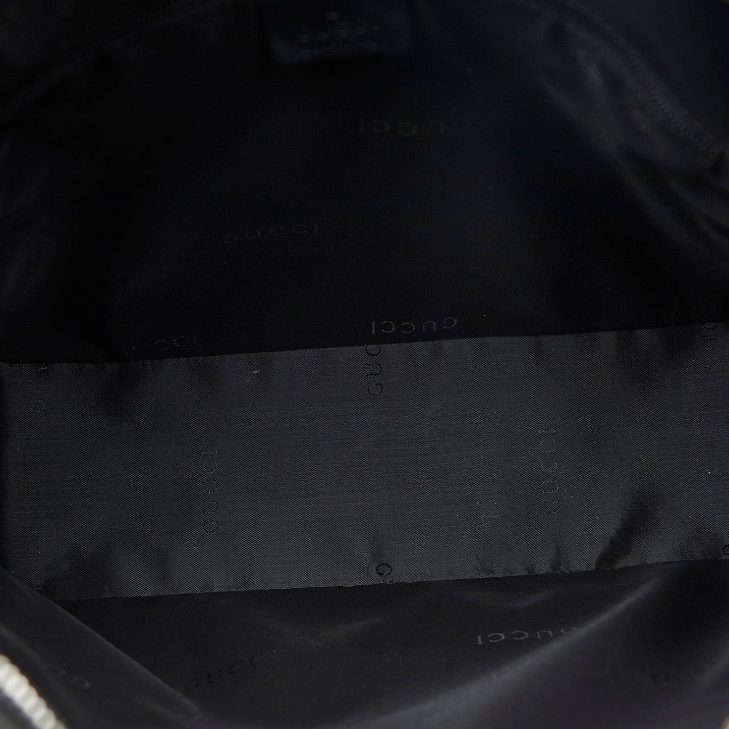 Gucci Leather Shoulder Bag (SHG-aiPihI)