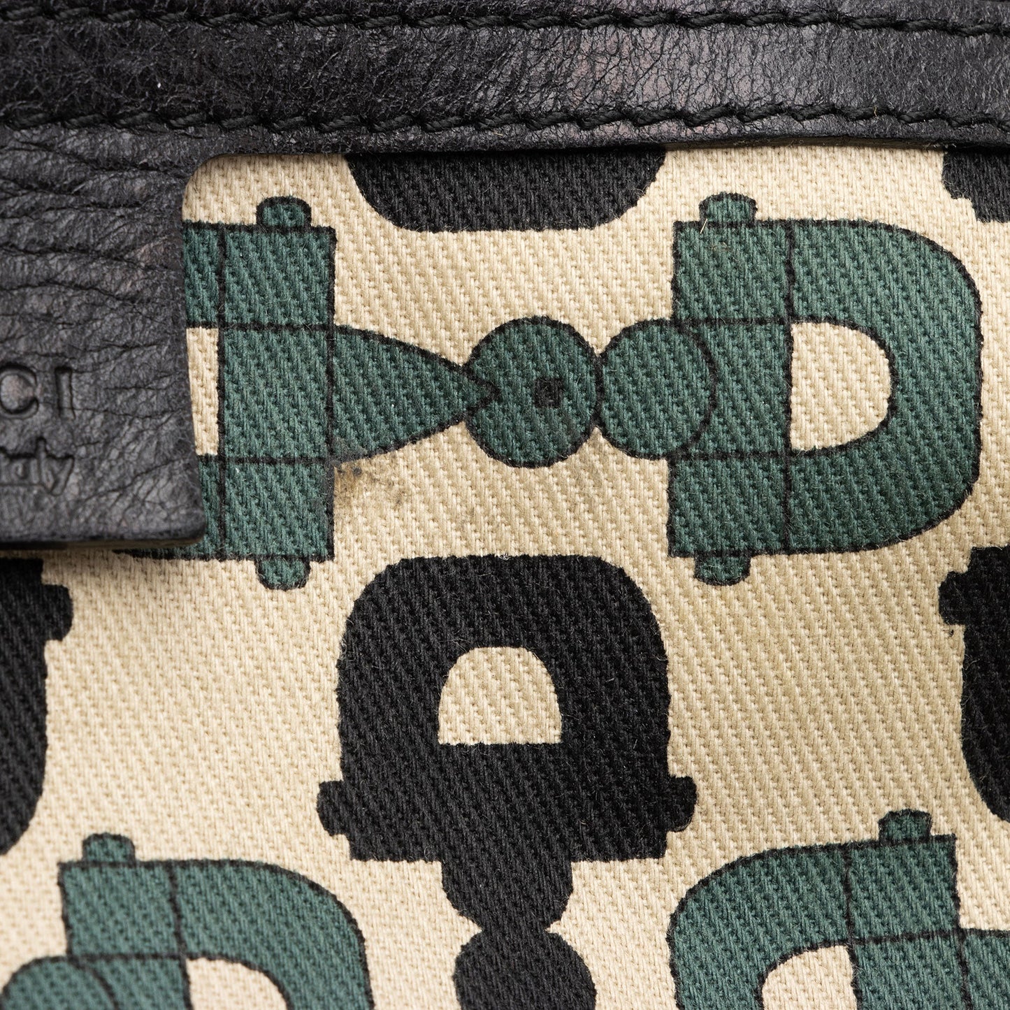 Gucci Leather Signoria Medium Tote (SHF-i1L2KK)