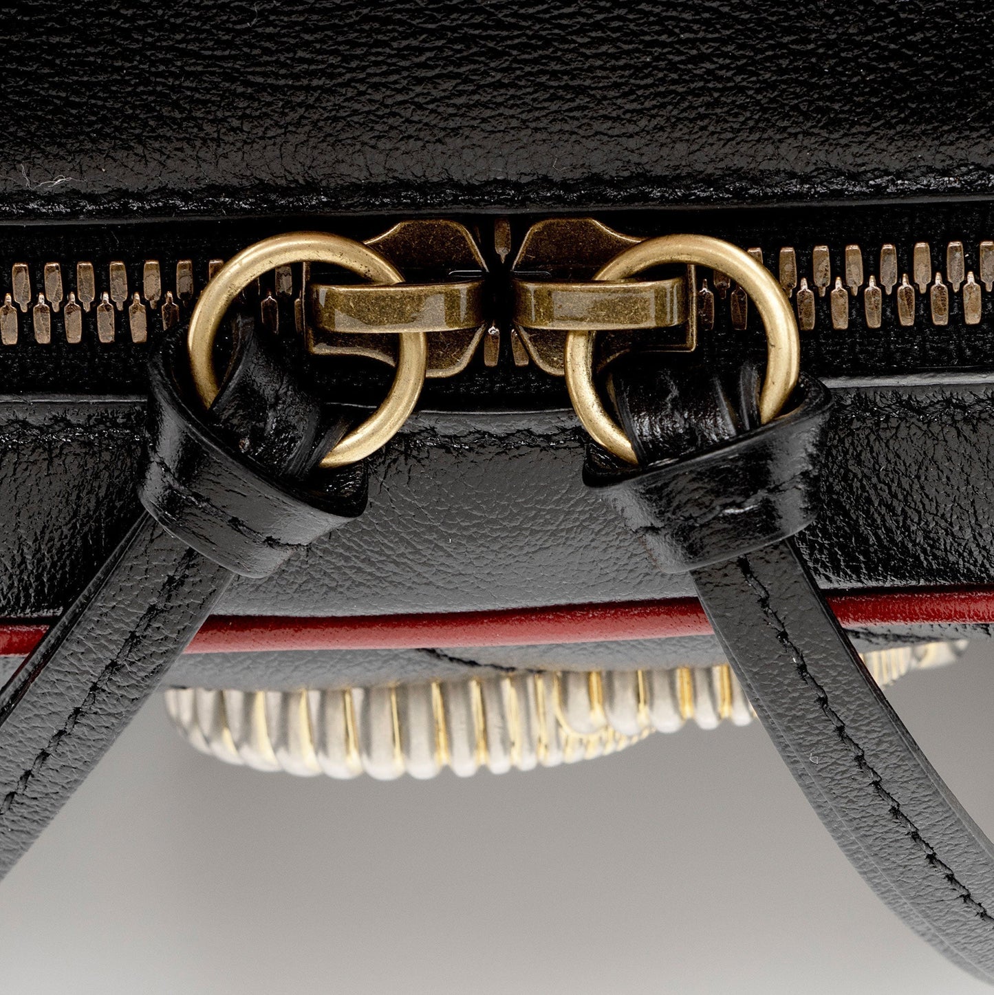 Gucci Matelasse Leather Torchon GG Marmont Bamboo Top Handle Bag (SHF-8zPXp4)