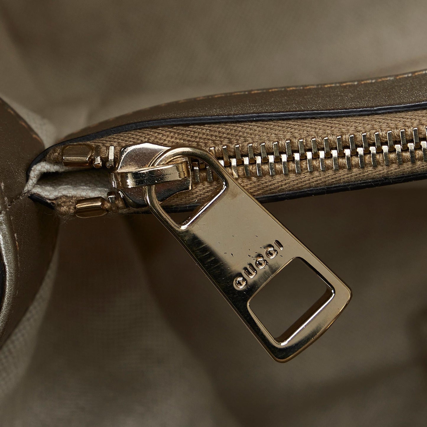 Gucci Medium Bamboo Shopper (SHG-a2soXU)