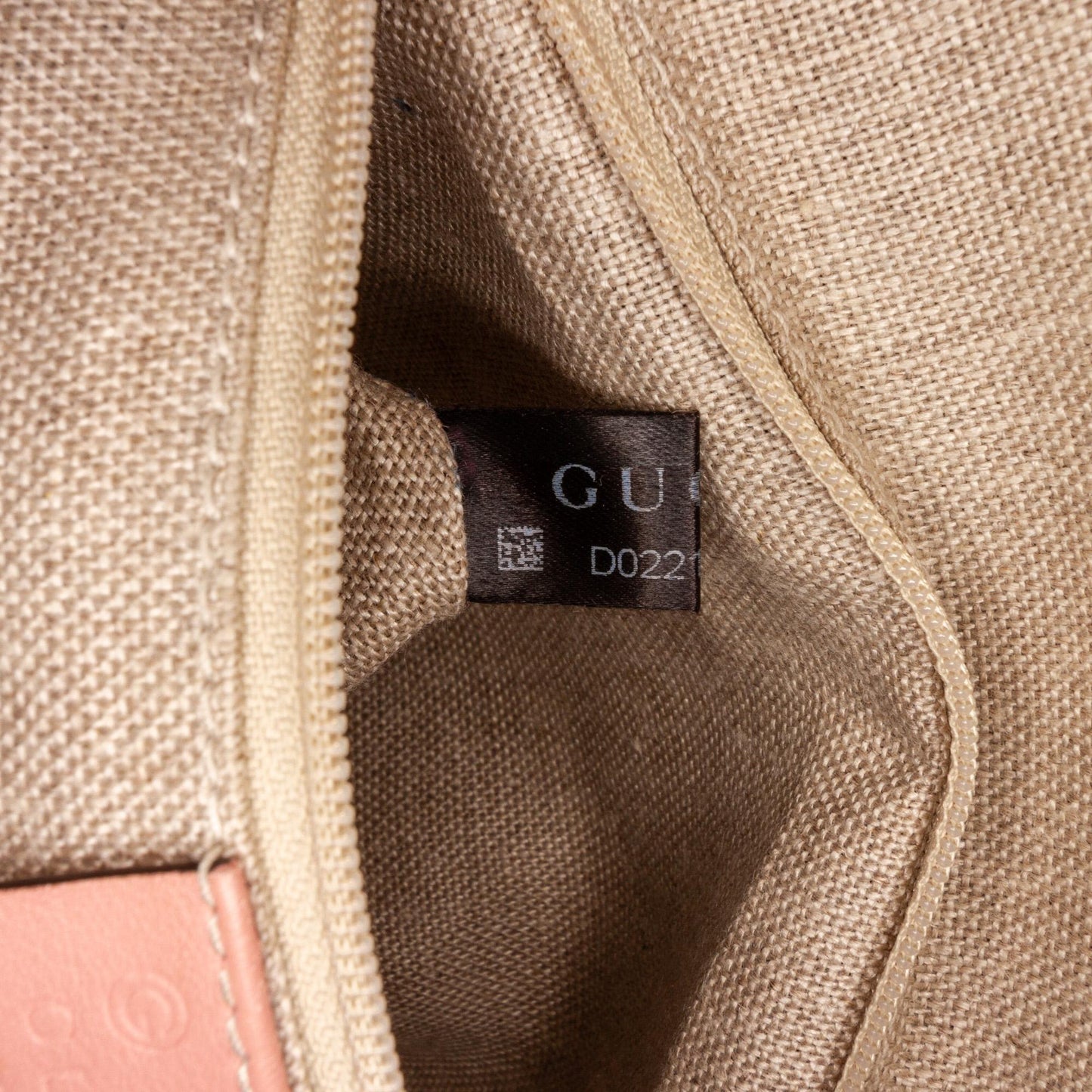 Gucci Medium Microguccissima Dome Satchel (SHG-fW98tW)