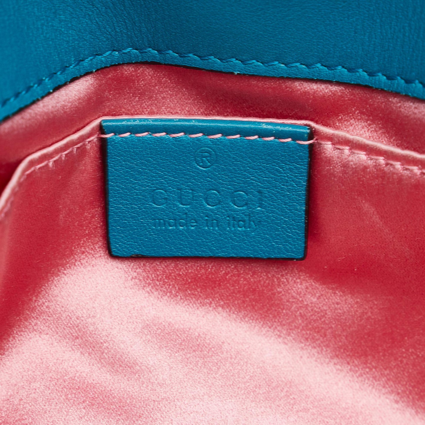 Gucci Mini GG Marmont Matelasse Crossbody Bag (SHG-UK5p9R)