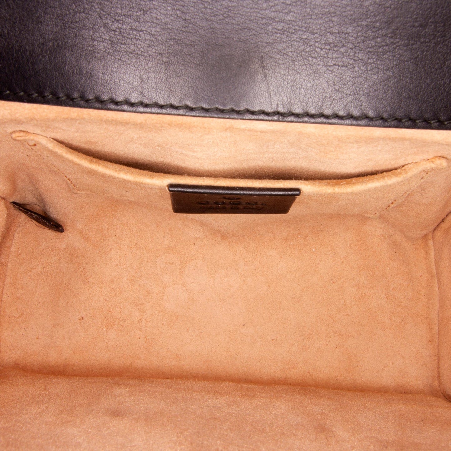 Gucci Pearl Studded Padlock (SHG-yMuRqu)